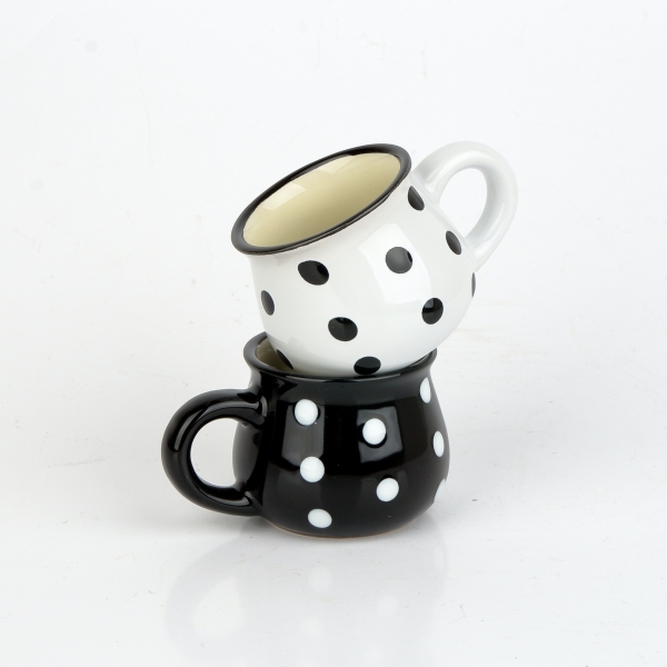 Keramický hrnček čierny s bielymi bodkami 75ml