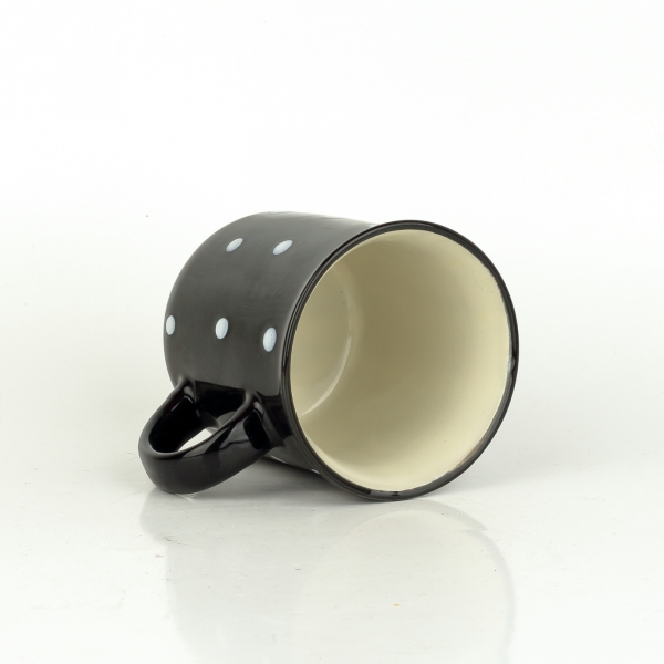 Keramický hrnček rovný čierny s bielymi bodkami