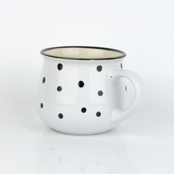 Keramický hrnček s bodkami biely objem 770 ml
