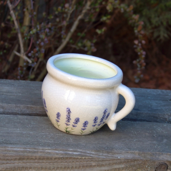 Keramický kvetináč s motívom levandule