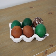 Keramický stojanček na vajcia 