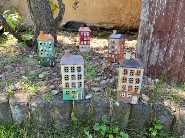 Keramický svietnik domček A 11 x 24,5 x 9,5 cm