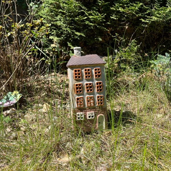 Keramický svietnik domček A 11 x 24,5 x 9,5 cm