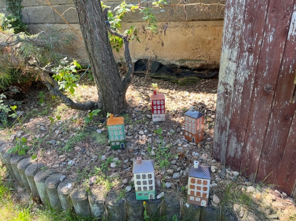 Keramický svietnik domček B 11 x 24,5 x 9,5 cm