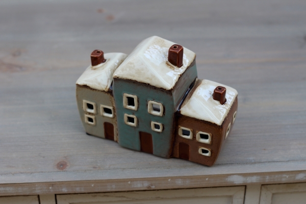 Keramický svietnik tri domčeky 19x8x13,5cm