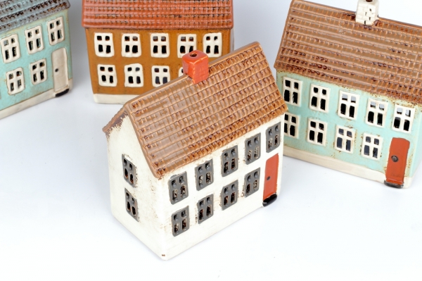 Keramický vianočný domček 17x8x14cm