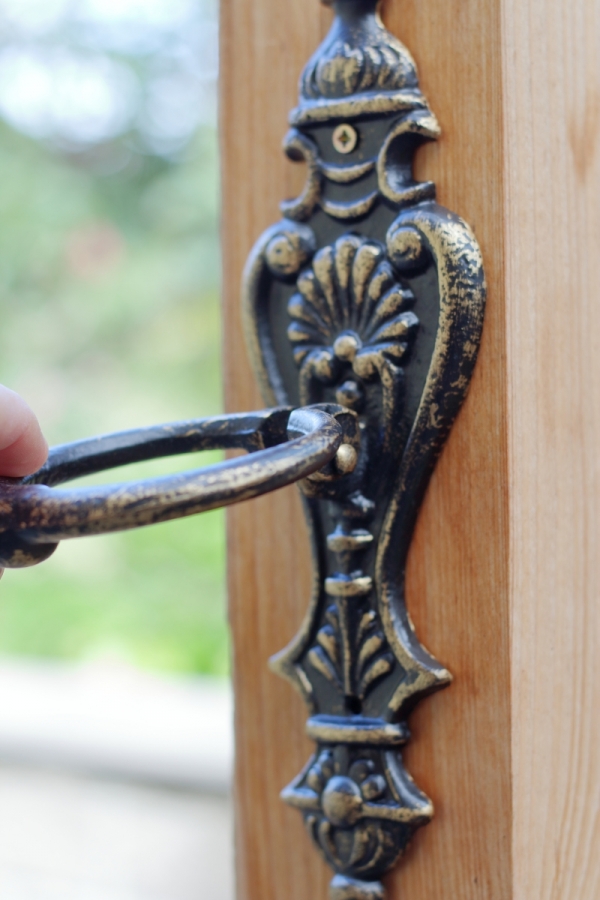 Klopadlo na dvere mosadz 24x9cm