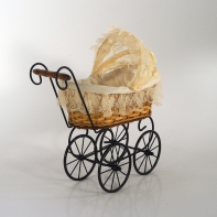 Kočík pre bábiku dekoračný 24x13x28cm