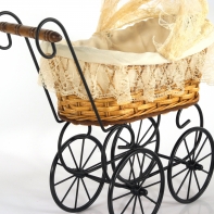 Kočík pre bábiku dekoračný 24x13x28cm