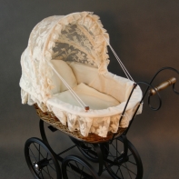 Kočík pre bábiky 41x60x26cm