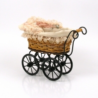 Kočík pre bábiky prútený retro 17x10x20cm