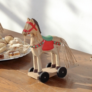 Koník na kolieskach hnedý 13 x 19,5 x 5 drevený