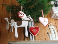 Koník so sedlom biely malý