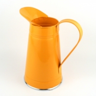 Konvička kovová oranžová