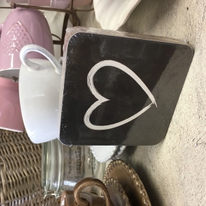 Korkové prostírání pod hrnky srdce tmavé (sada 6ks) 10x10cm