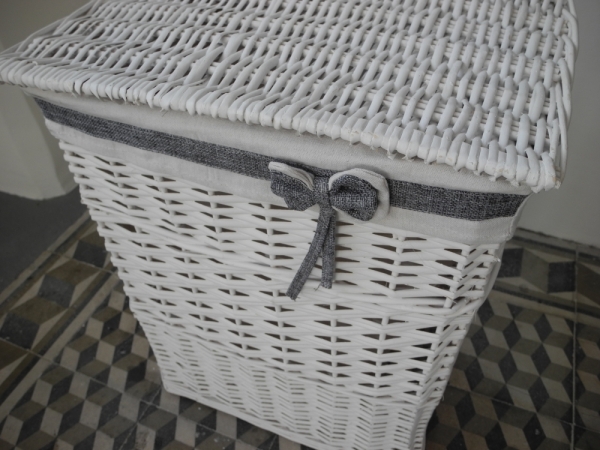 Kôš na bielizeň biely