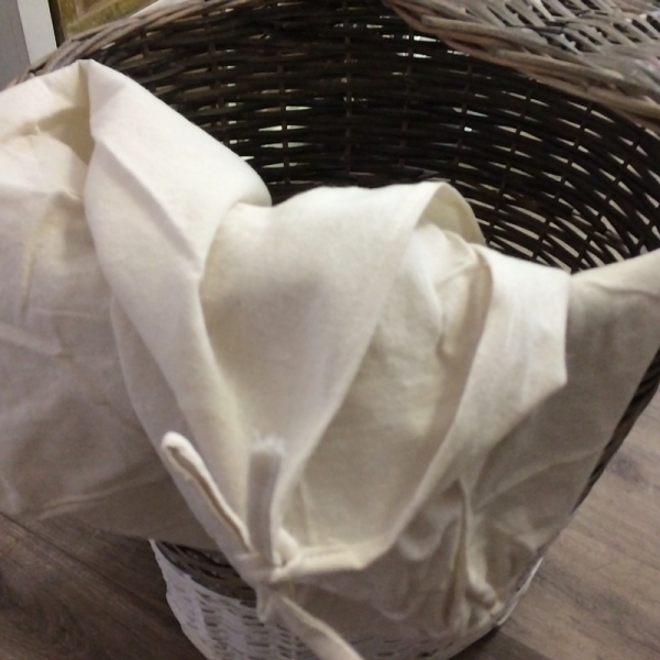 Kôš na bielizeň s vekom 45×58×34cm