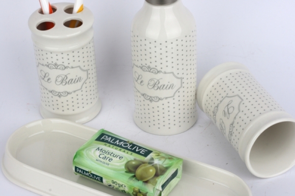 Kúpeľňový set Le Bain 4ks