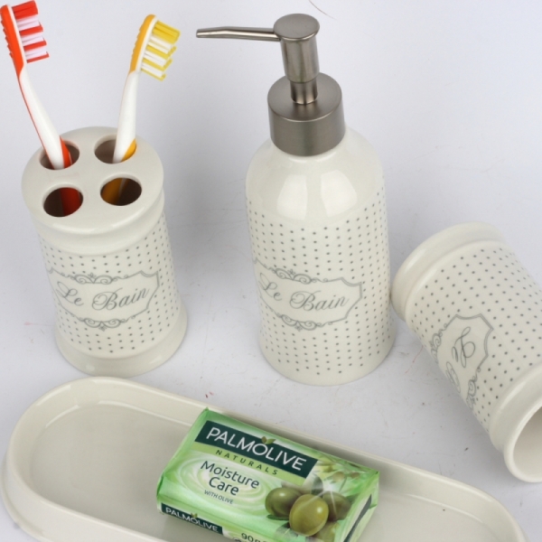 Kúpeľňový set Le Bain 4ks