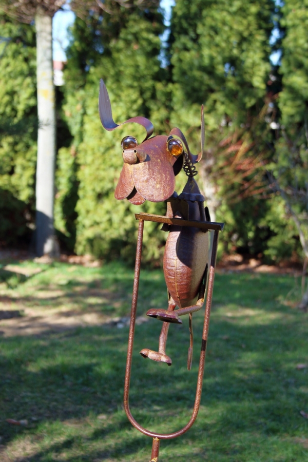 Kovová dekorácia do záhrady pes 109cm