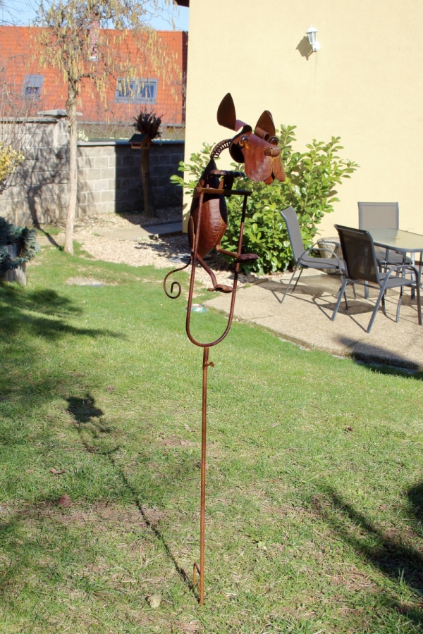 Kovová dekorácia do záhrady pes 109cm