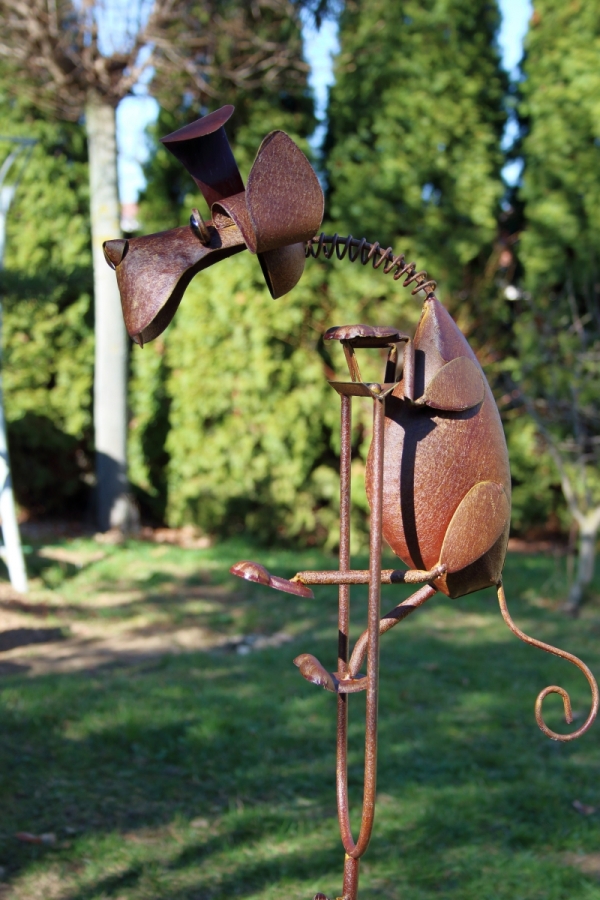 Kovová dekorácia do záhrady pes 109cm