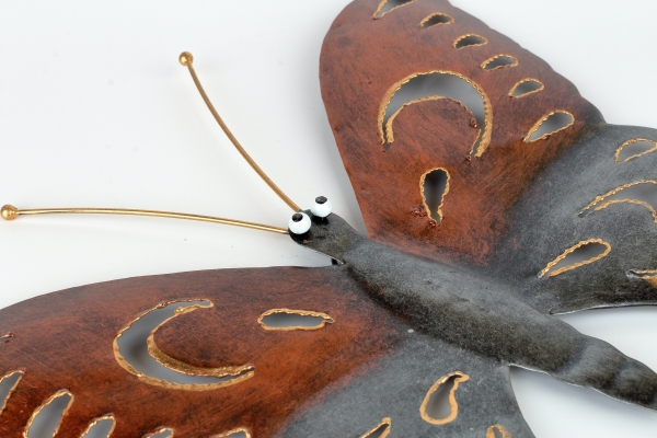 Kovová dekorácia na stenu motýľ farebný 25cm