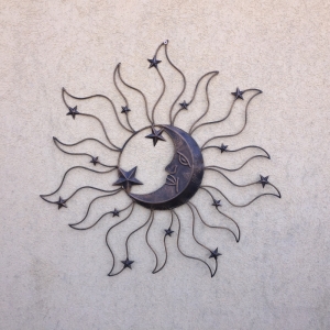 Kovová nástenná dekorácia mesiac 65cm