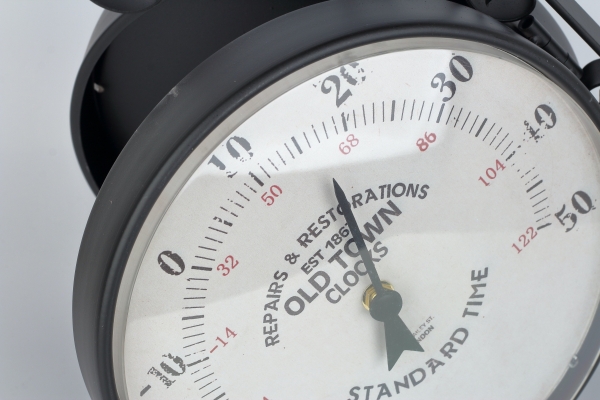 Kovové hodiny obojstranné Old town 27,5×34×7cm