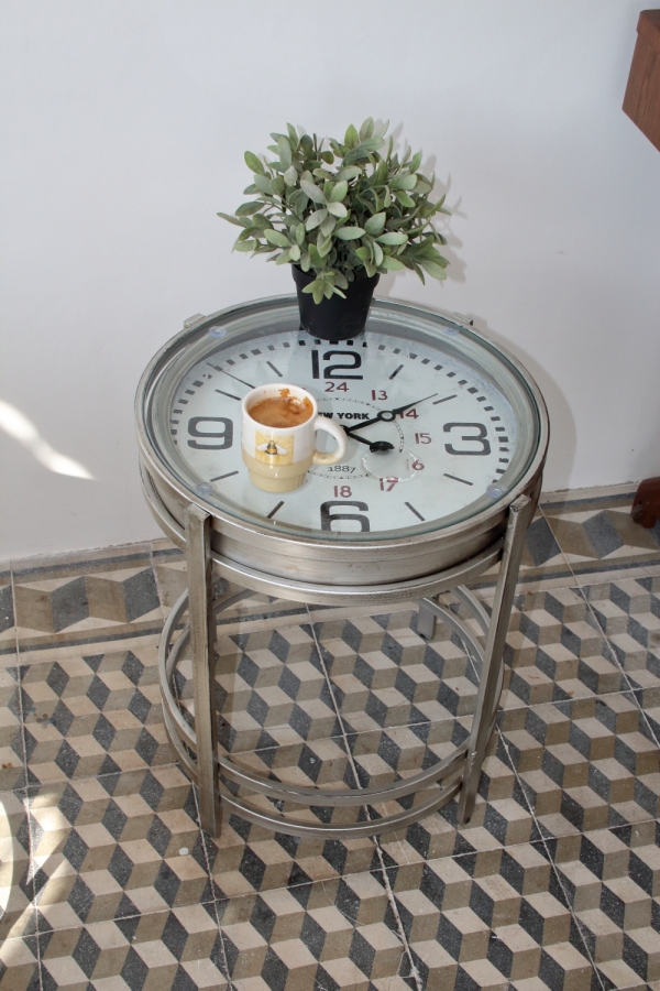 Kovový stôl - hodiny 42,4×54,2×42,4cm