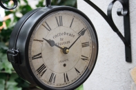 Kovové obojstranné hodiny Cathedrale