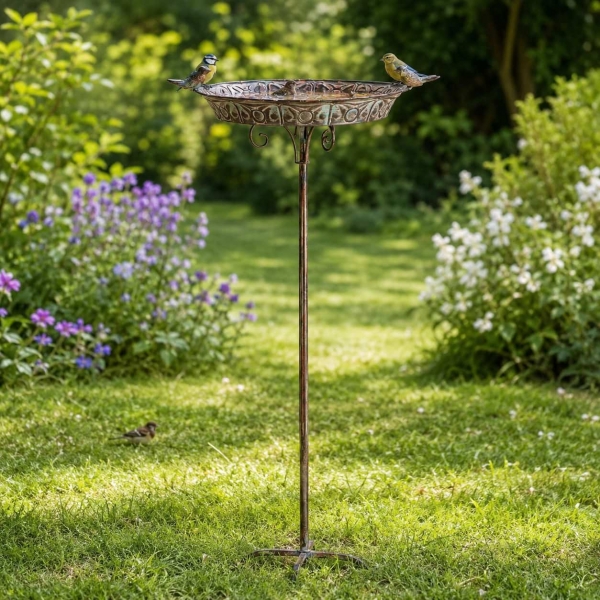 Kovové vrecko pre vtáky so zápichom a vtáčikmi – medené 88 cm