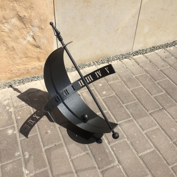 Kovové slnečné hodiny