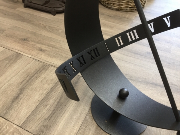 Kovové slnečné hodiny