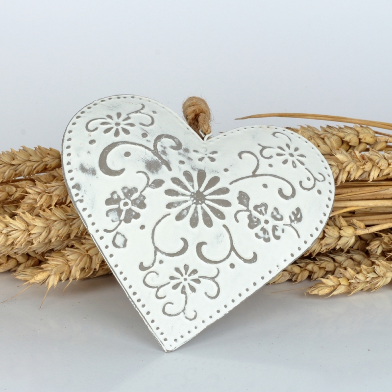 Kovové závesné srdce s motívom kvetín 13×22×3cm