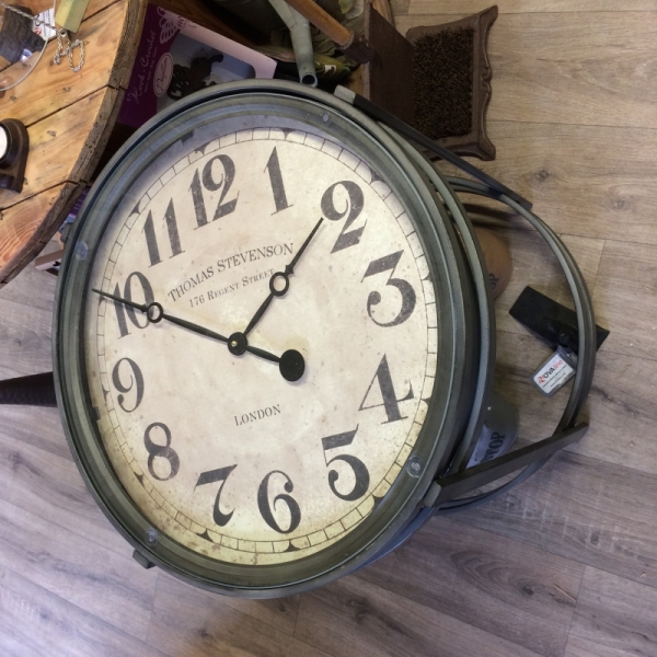 Kovový konferenčný stôl hodiny 52 × 60,7 × 52cm