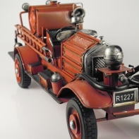Kovový model - hasičské auto 43cm