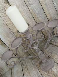 Kovový päťramenný svietnik starodávny vzhľad