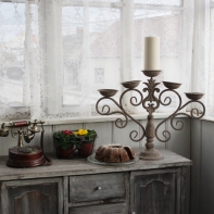 Kovový päťramenný svietnik starodávny vzhľad