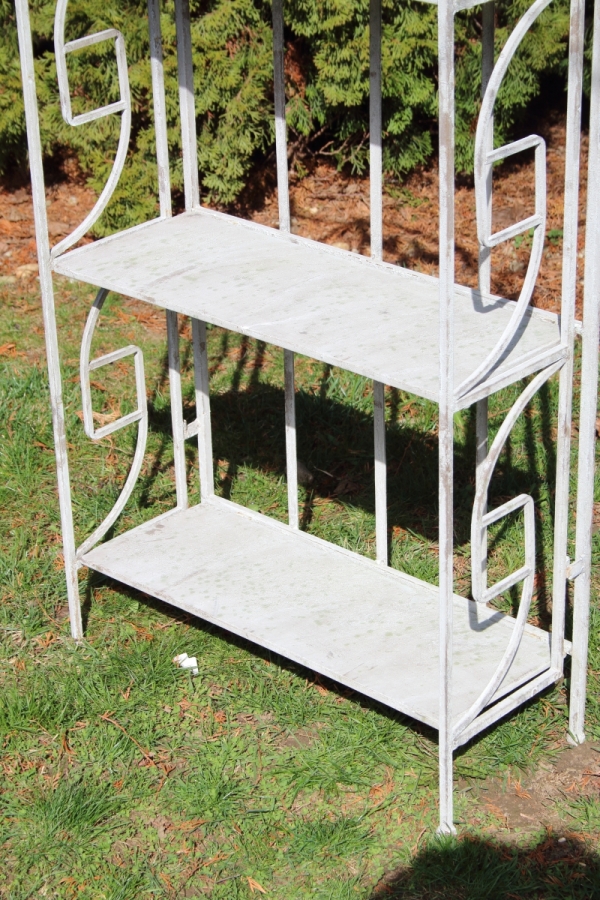 Kovový regál s poličkami 60x24x128cm