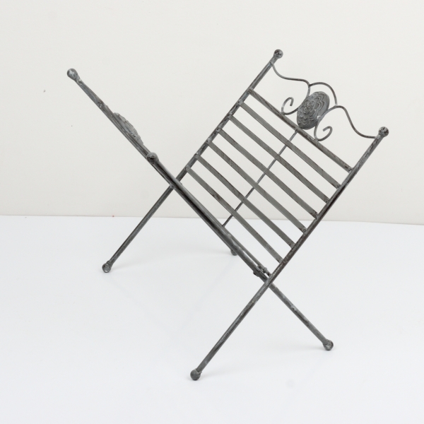 Kovový stojan na časopisy 36x35x31cm