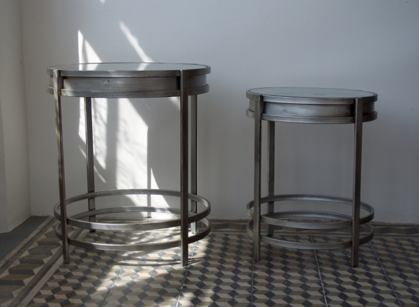 Kovový stôl - hodiny 52×60,7×52cm