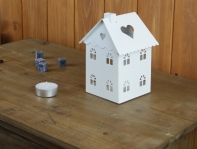 Kovový svietnik domček 10x14,5x9,6cm