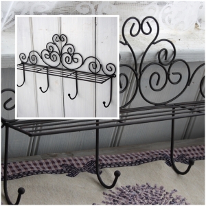 Kovový vešiačik s ornamentami 48cm