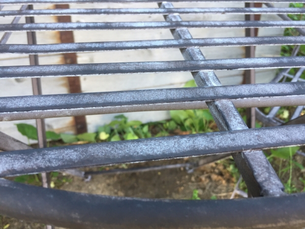 Kovový záhradný nábytok patina