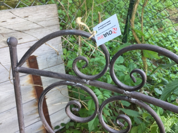 Kovový záhradný nábytok patina