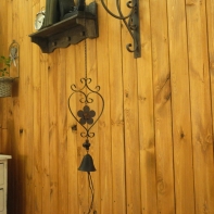 Kovový záves so zvončekom 70cm