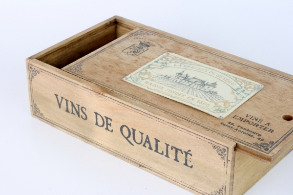 Krabička drevená s vysúvacím vekom 32x18x8,5cm