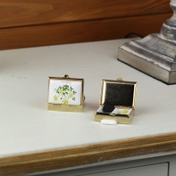 Krabička na lieky žltá bylina