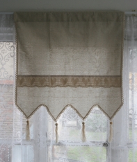 Krátka vintage záclona do kuchyne srdce 60x60cm